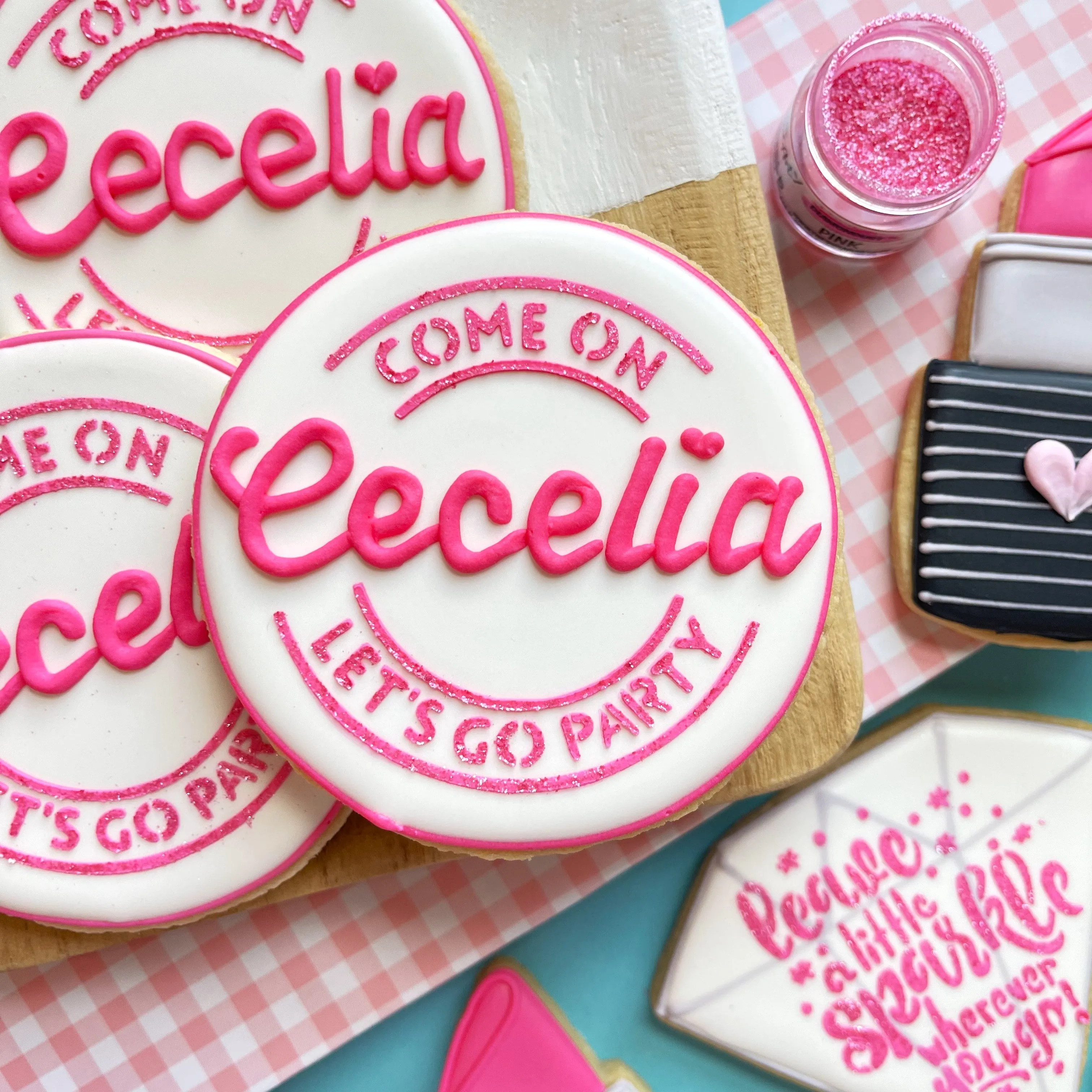 Let's Go Party Decorating Kit