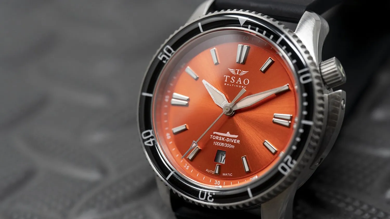 STEEL TORSK-DIVER - CAMDEN ORANGE