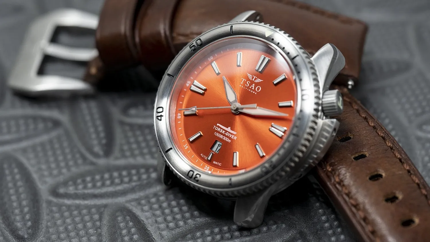 STEEL TORSK-DIVER - CAMDEN ORANGE